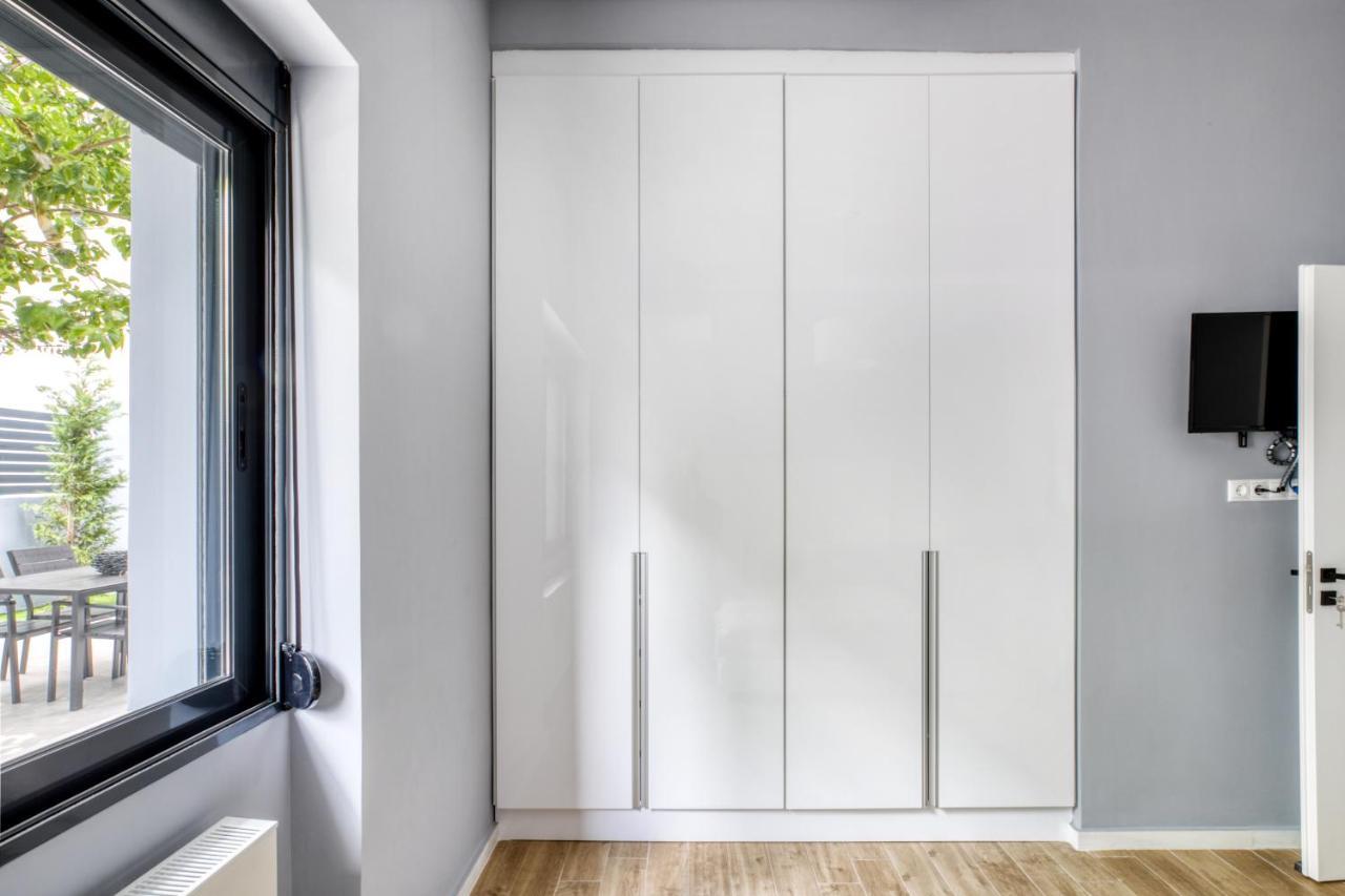 Spacious Flat With Courtyard And Private Parking! Athens Exterior photo