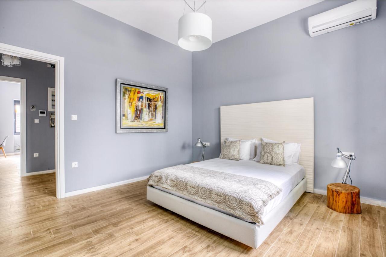 Spacious Flat With Courtyard And Private Parking! Athens Exterior photo